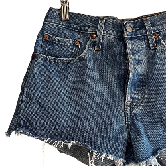 Levi’s 501 cut off jean shorts in classic blue denim size 27 excellent condition - Picture 3 of 12